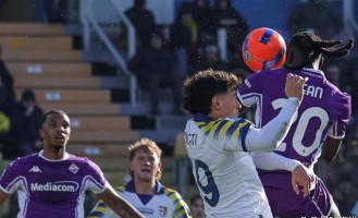 意甲垫底佛罗伦萨再遭重挫：17轮仅获一胜，24亿欧豪阵依旧遭遇滑铁卢