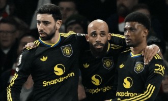 3-2绝杀！0-3惨败！曼联掀翻阿森纳，那不勒斯罕见崩盘，巴萨登顶